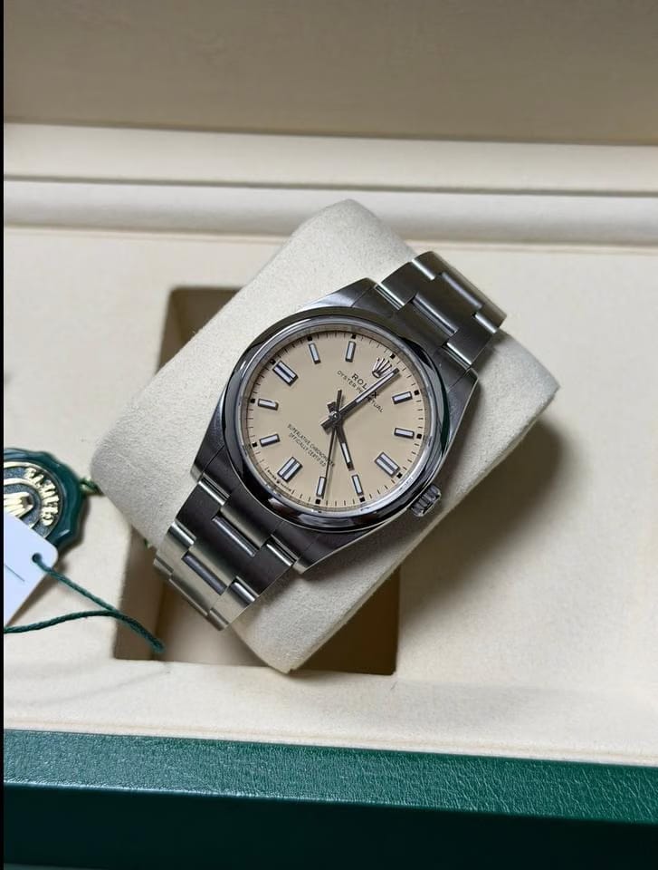 Rolex | Oyster Perpetual | 126000 | Steel | 36 mm | Steel | Brown | Automatic