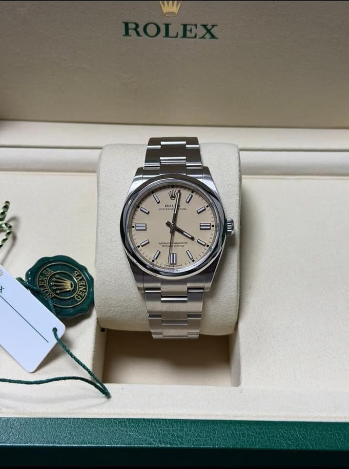 Rolex | Oyster Perpetual | 126000 | Steel | 36 mm | Steel | Brown | Automatic
