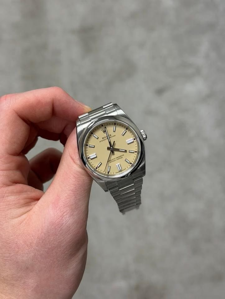 Rolex | Oyster Perpetual | 126000 | Steel | 36 mm | Steel | Brown | Automatic