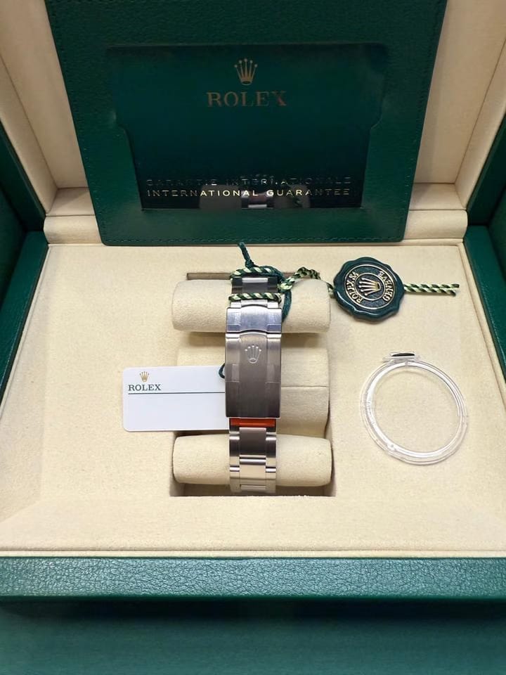 Rolex | Oyster Perpetual | 124200 2025 New Unworn, New Blue, Stickered | Steel | 34 mm | Steel | Blue | Automatic