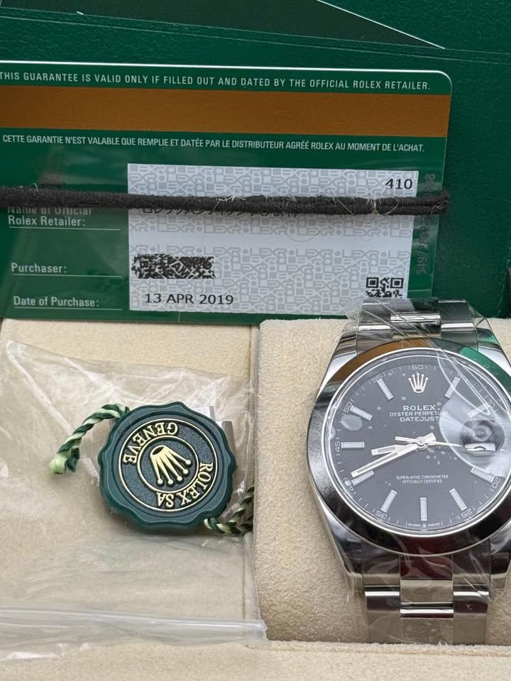 Rolex | Datejust | 126300 | Steel | 41 x 48 mm | Steel | Black | Automatic