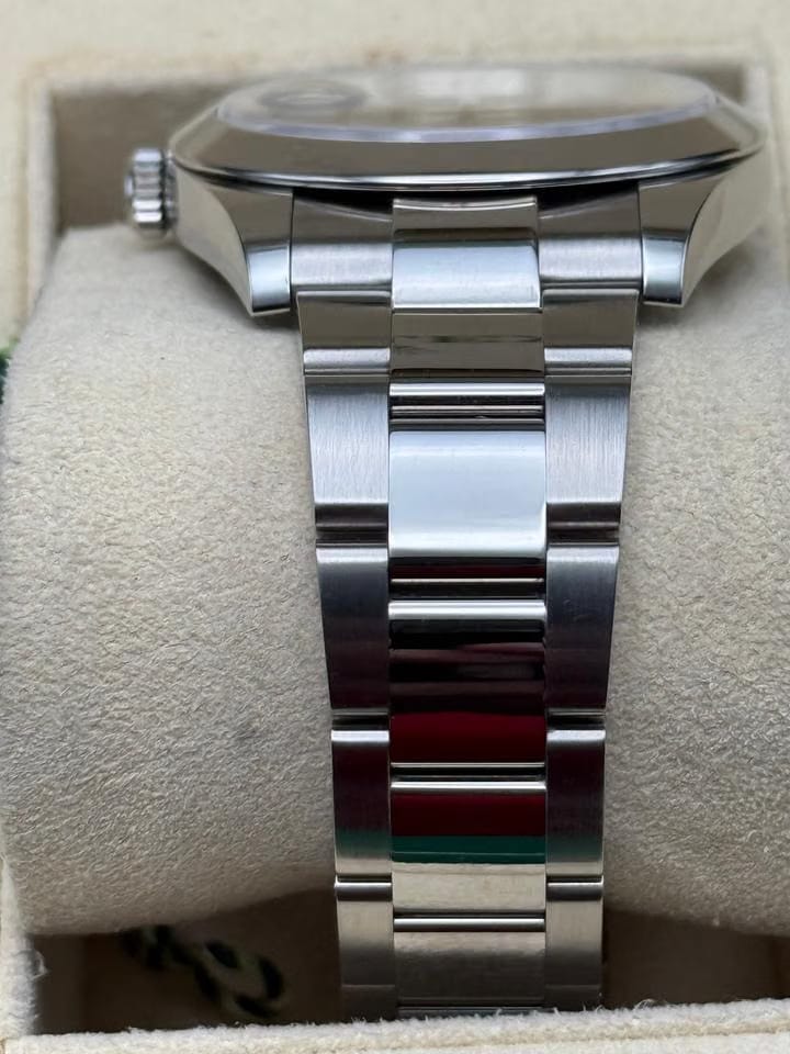 Rolex | Datejust | 126300 | Steel | 41 x 48 mm | Steel | Black | Automatic