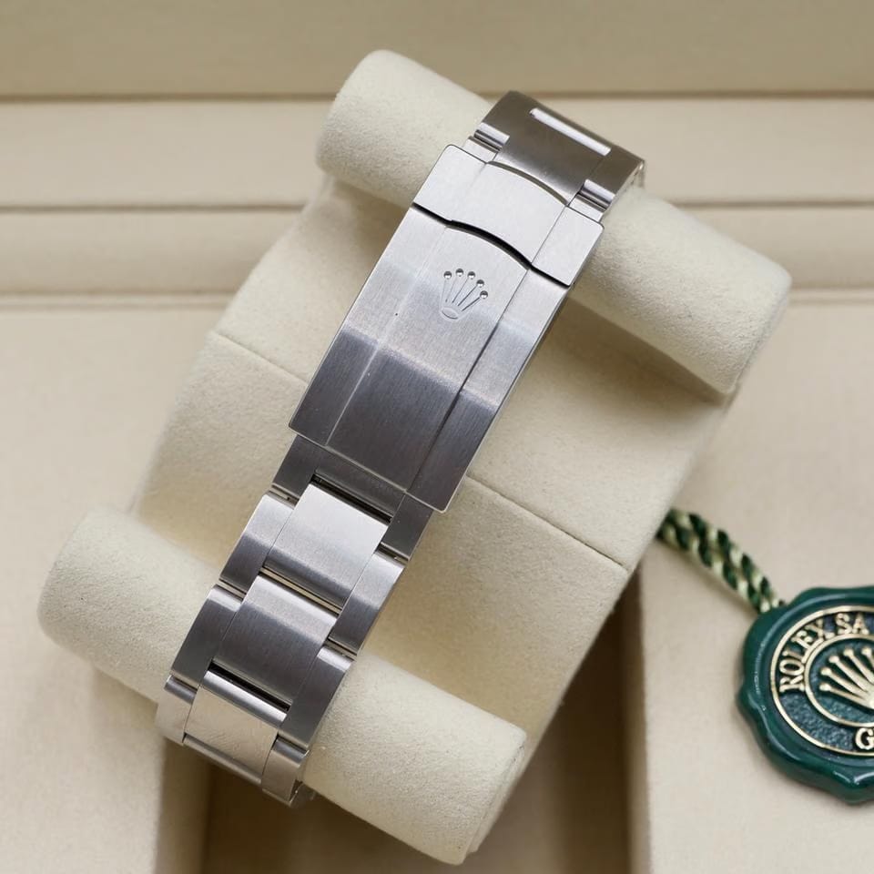 Rolex | Oyster Perpetual | 134300 | Steel | 41 mm | Steel | Purple | Automatic