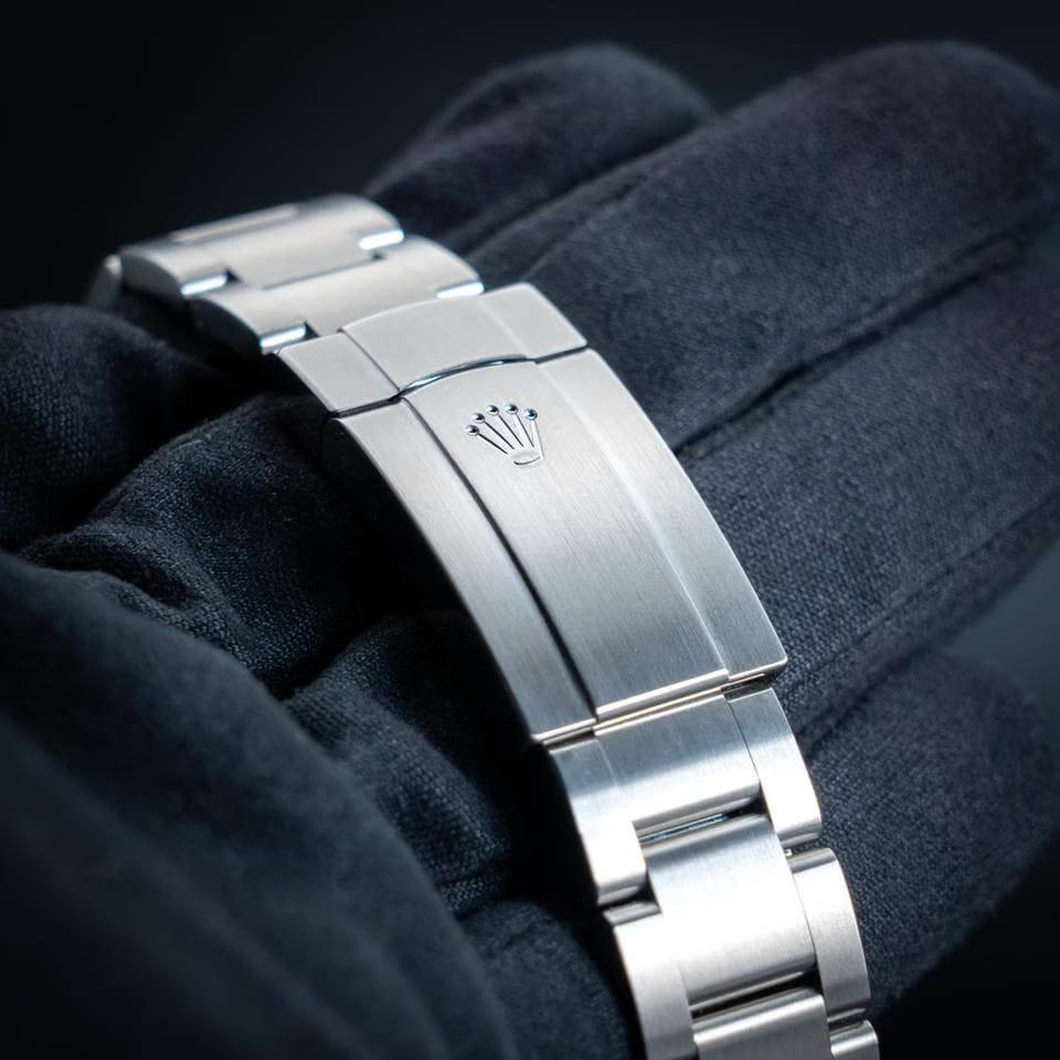 Rolex | Oyster Perpetual | 126000 | Steel | 36 mm | Steel | Purple | Automatic
