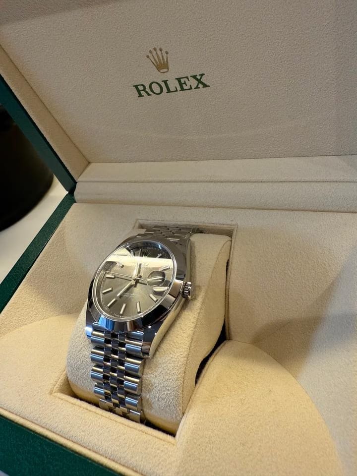 Rolex | Datejust | 126300 | Gold/Steel | 41 x 48 mm | Steel | Grey | Automatic
