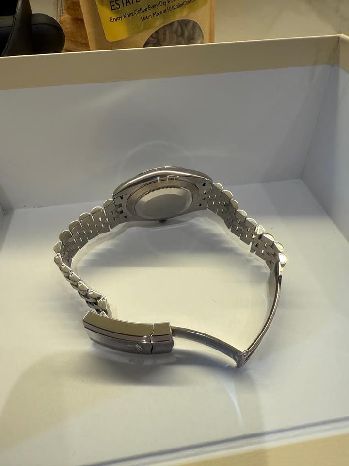 Rolex | Datejust | 126300 | Gold/Steel | 41 x 48 mm | Steel | Grey | Automatic