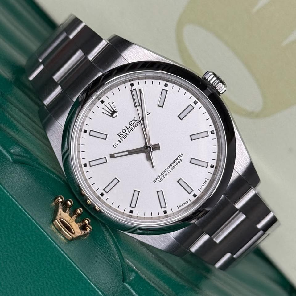 Rolex | Oyster Perpetual | 114300 | Steel | 39 mm | Steel | White | Automatic