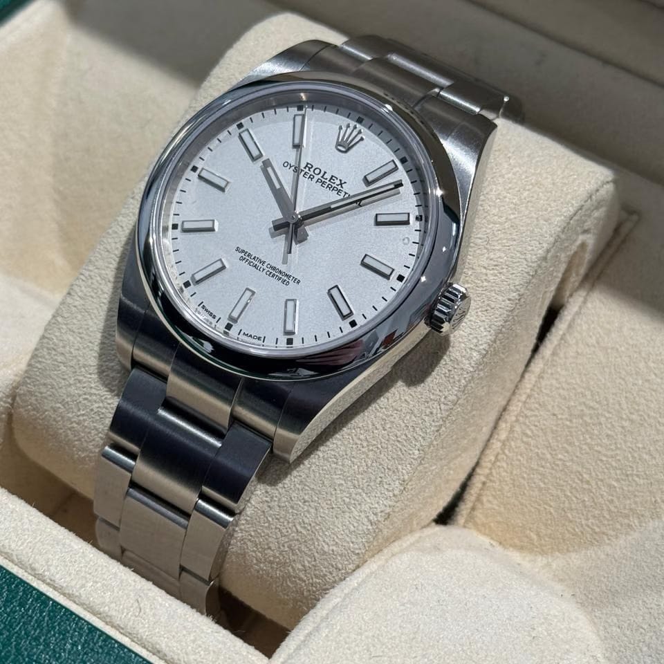 Rolex | Oyster Perpetual | 114300 | Steel | 39 mm | Steel | White | Automatic