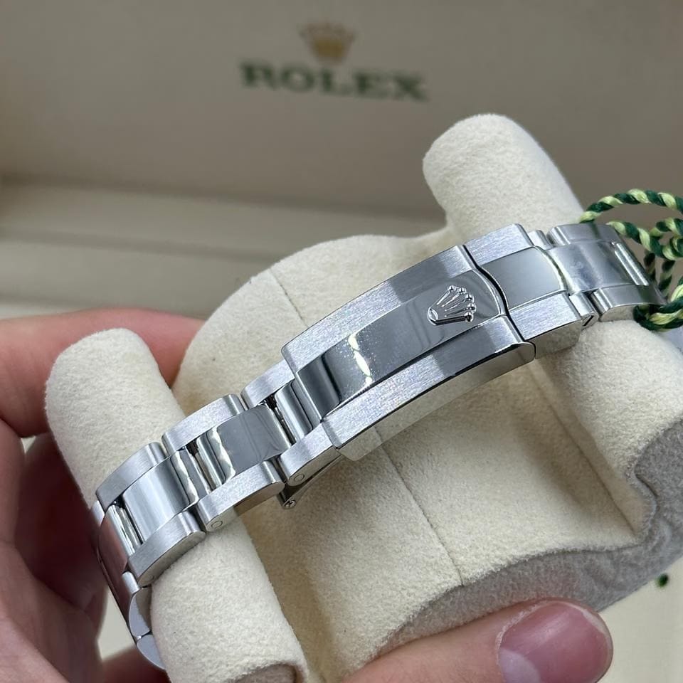Rolex | Datejust | 278240 SILVER INDEX OYS | Steel | 31 x 37 mm | Steel | Silver | Automatic