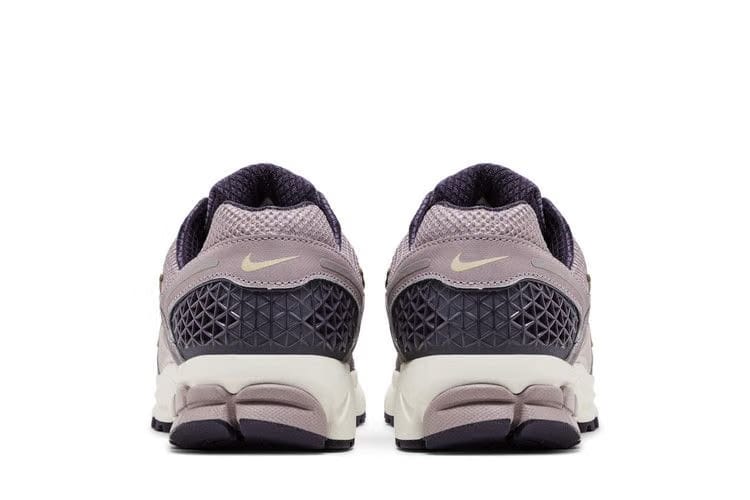 Air Zoom Vomero 5 Platinum Violet Gold