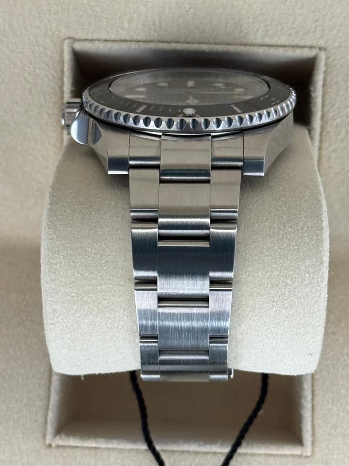 Rolex | Submariner | 114060 | Steel | 40 mm | Steel | Black | Automatic