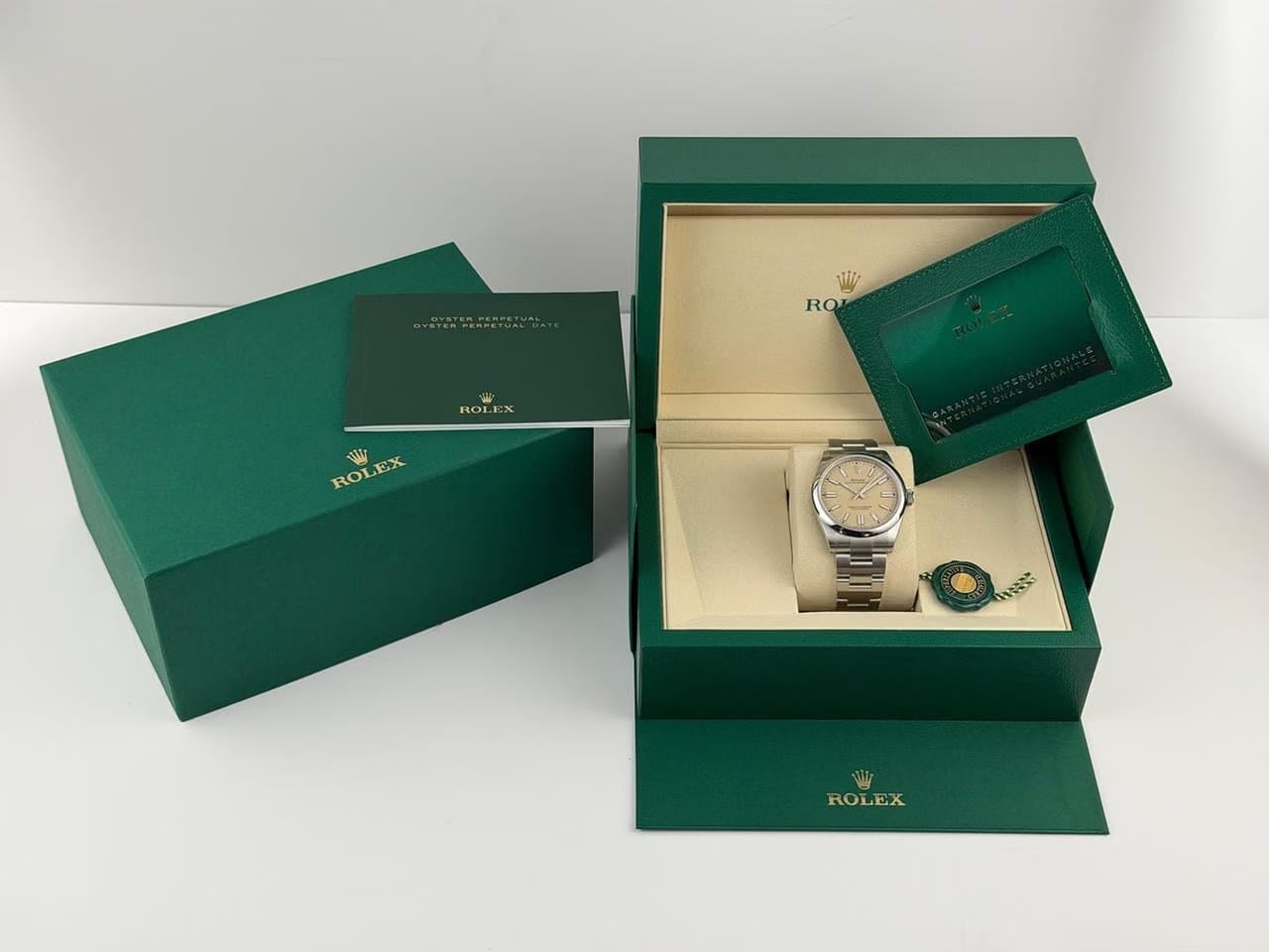 Rolex | Oyster Perpetual | 134300 | Steel | 41 x 47 mm | Steel | Champagne | Automatic