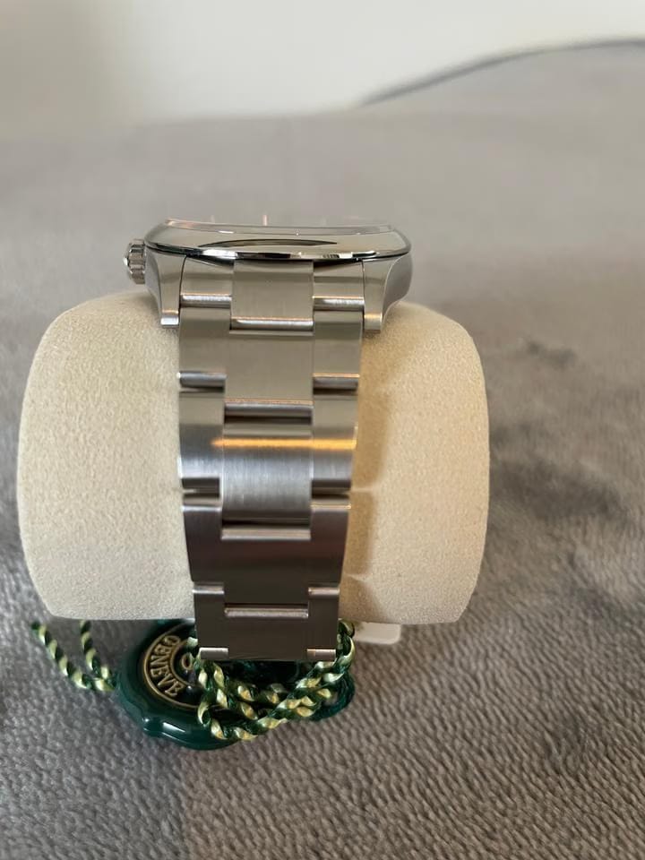 Rolex | Oyster Perpetual | Rolex Oyster Perpetual 36 126000 | Steel | 36 mm | Steel | Purple | Automatic