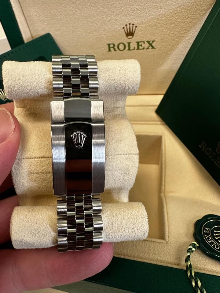 Rolex | Datejust | M126300-0006 | Steel | 41 mm | Steel | White | Automatic