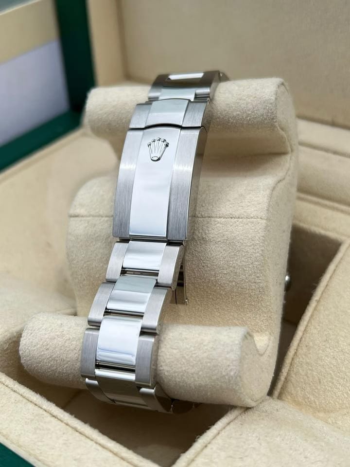 Rolex | Datejust | 126334 | White gold | 41 mm | Steel | White | Automatic