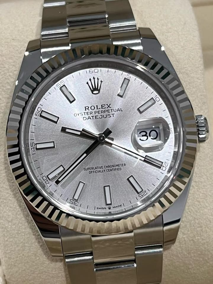 Rolex | Datejust | 126334 | White gold | 41 mm | Steel | Silver | Automatic