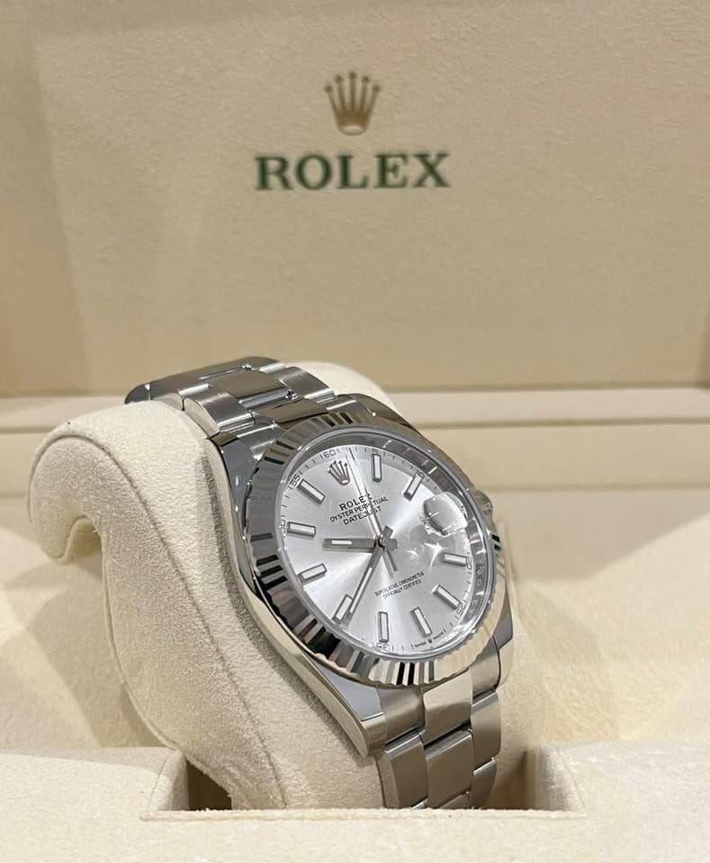 Rolex | Datejust | 126334 | White gold | 41 mm | Steel | Silver | Automatic