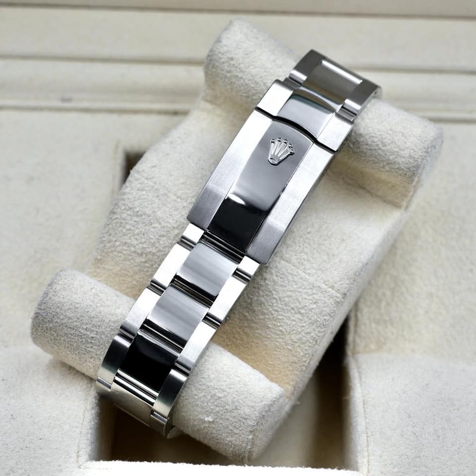 Rolex | Datejust | 126334 | White gold | 41 mm | Steel | Blue | Automatic