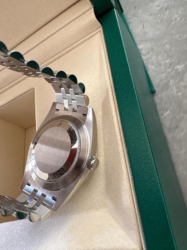 Rolex | Datejust | 126300 | Steel | 41 x 42 mm | Steel | Grey | Automatic