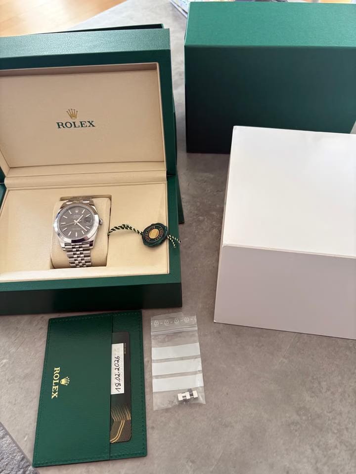 Rolex | Datejust | 126300 | Steel | 41 x 42 mm | Steel | Grey | Automatic