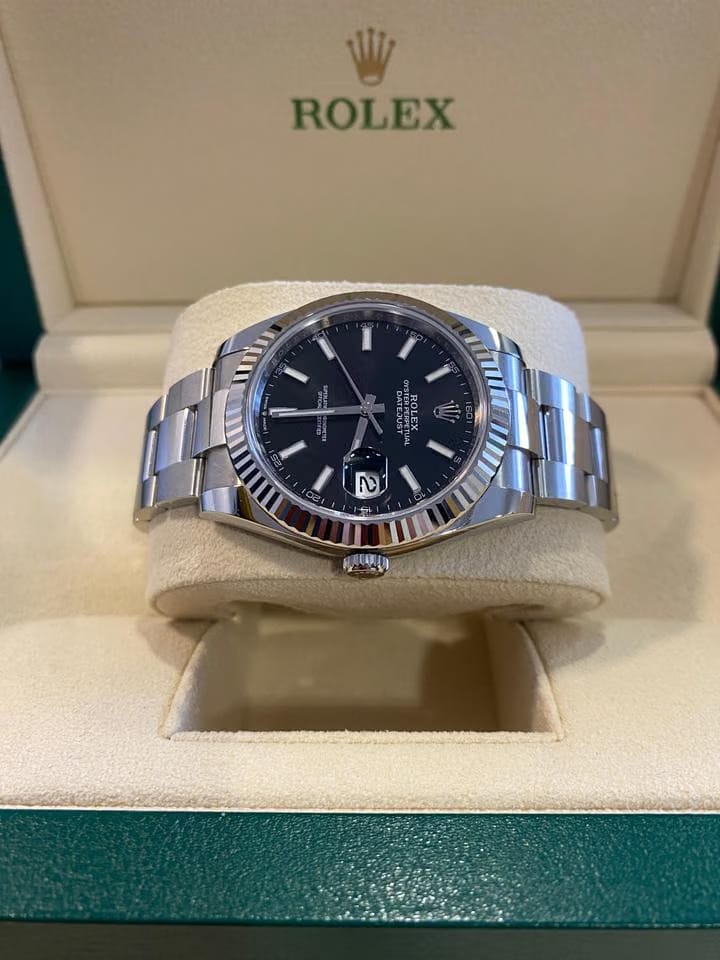 Rolex | Datejust | 126334 | White gold | 41 mm | Steel | Black | Automatic