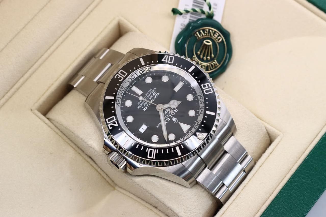 Rolex | Sea-Dweller | 126660-0001 | Steel | 44 mm | Black