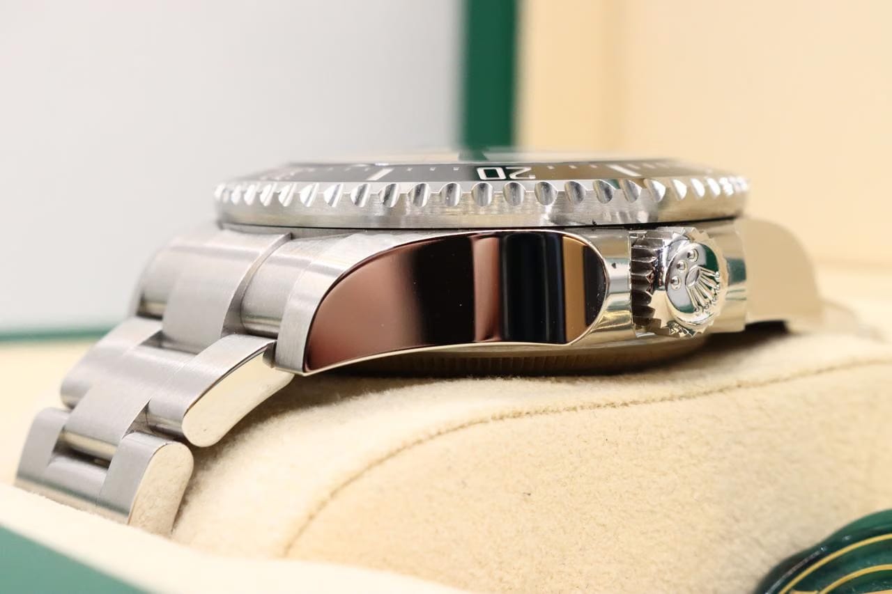 Rolex | Sea-Dweller | 126660-0001 | Steel | 44 mm | Black