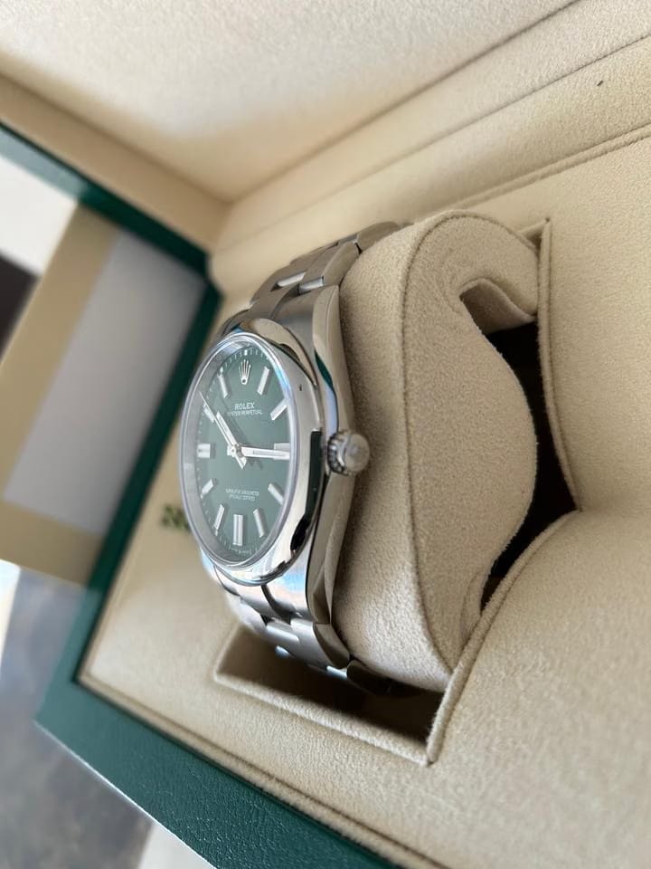 Rolex | Oyster Perpetual | 1100 | Steel | 41 mm | Steel | Green | Automatic