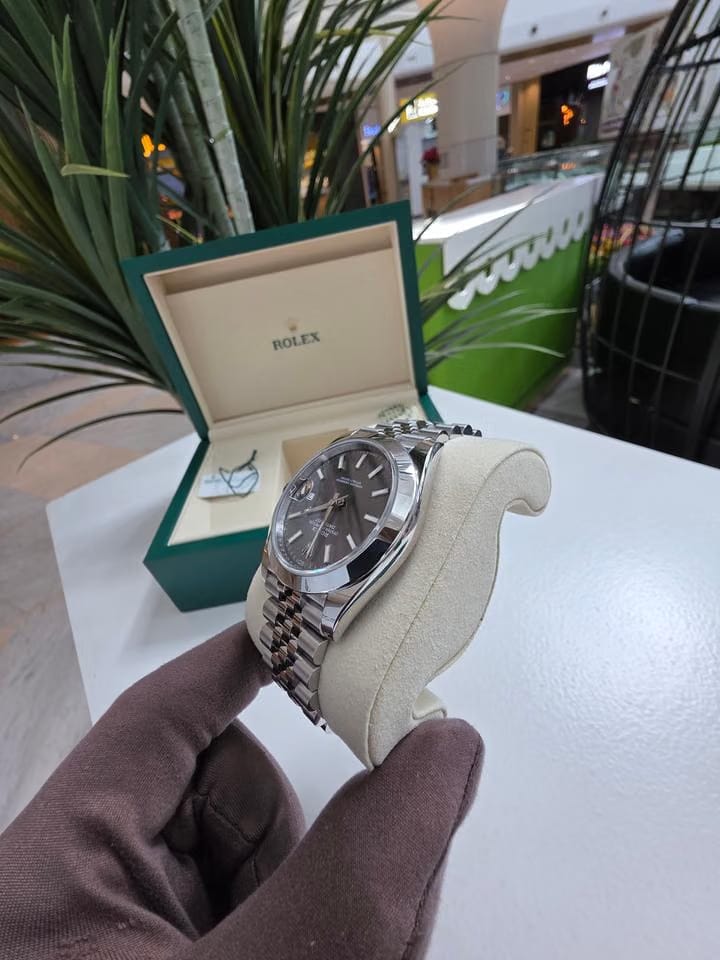 Rolex | Datejust | 126300-0008 | Steel | 41 x 48 mm | Steel | Grey | Automatic