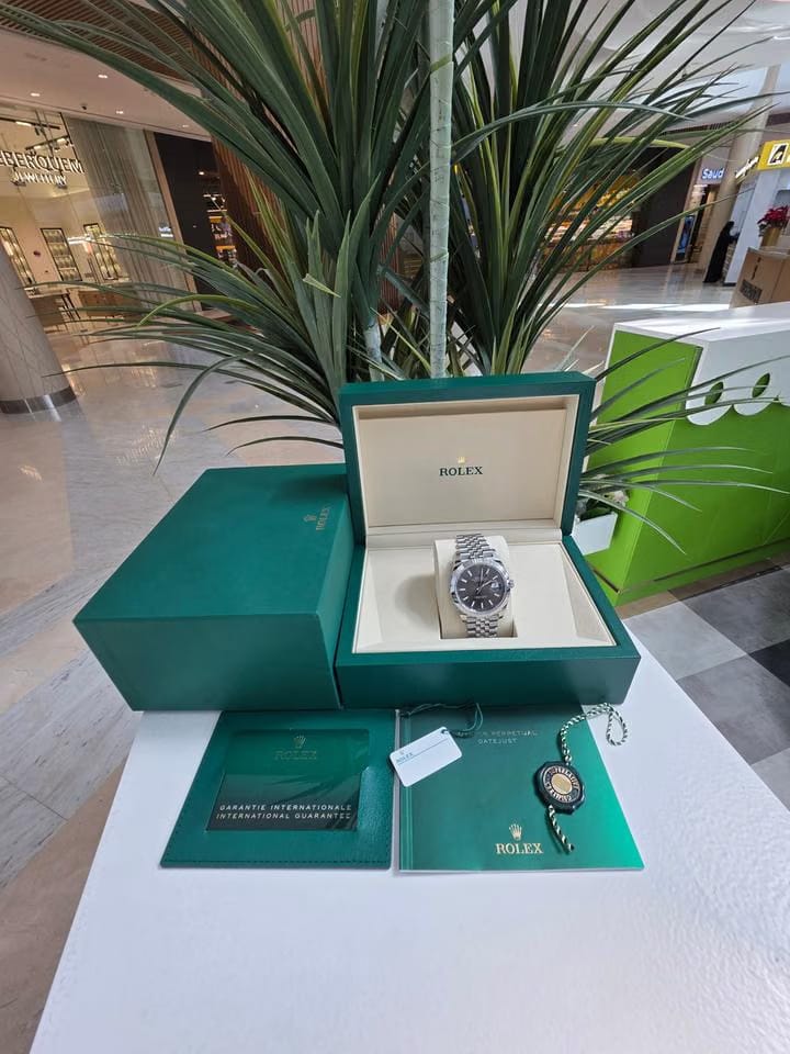 Rolex | Datejust | 126300-0008 | Steel | 41 x 48 mm | Steel | Grey | Automatic