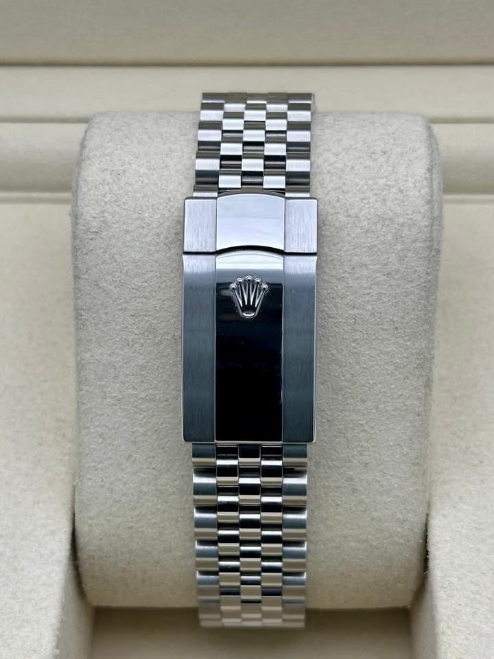 Rolex | Datejust | 126234 | Steel | 36 mm | Steel | Silver (solid) | Automatic