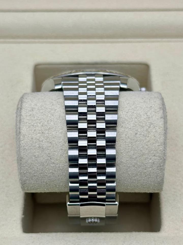 Rolex | Datejust | 126234 | Steel | 36 mm | Steel | Silver (solid) | Automatic