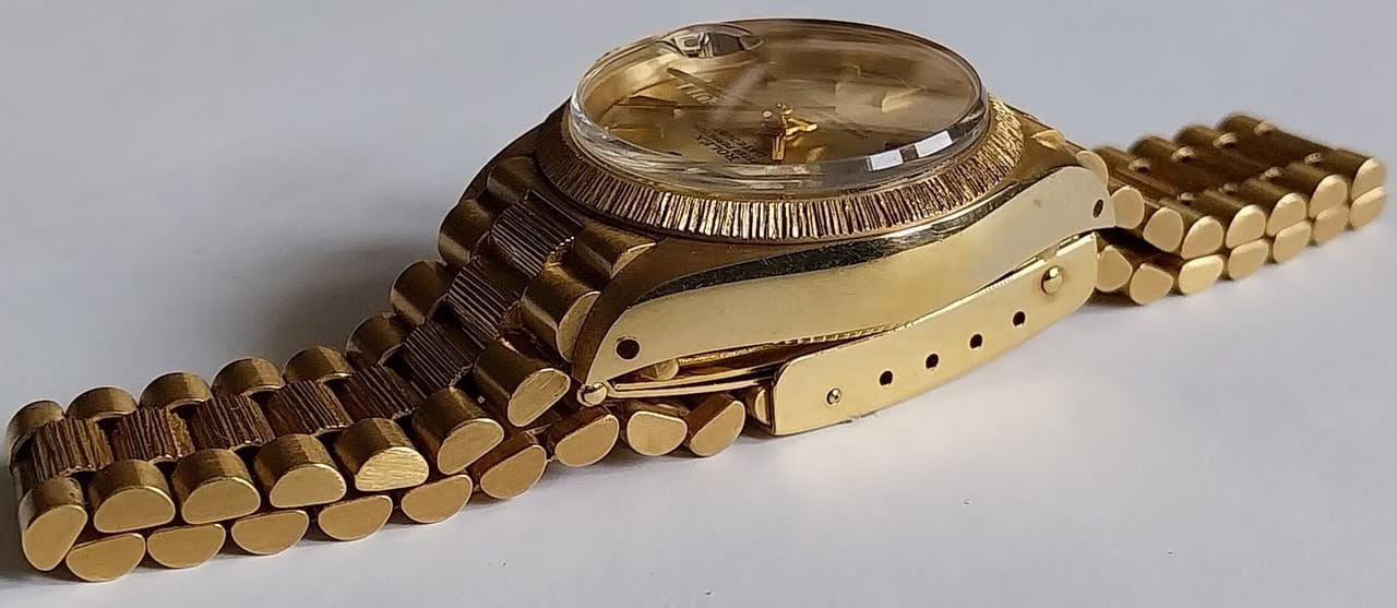 Rolex | Datejust | 6927 | Yellow gold | 26 mm | Yellow gold | Champagne | Automatic