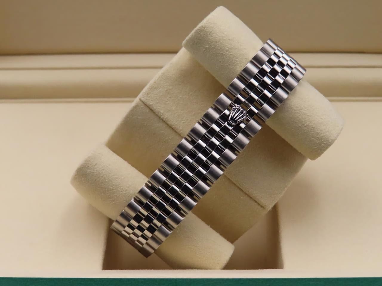 Rolex | Datejust | 278274 | Steel | 31 x 36.6 mm | Steel | Purple | Automatic