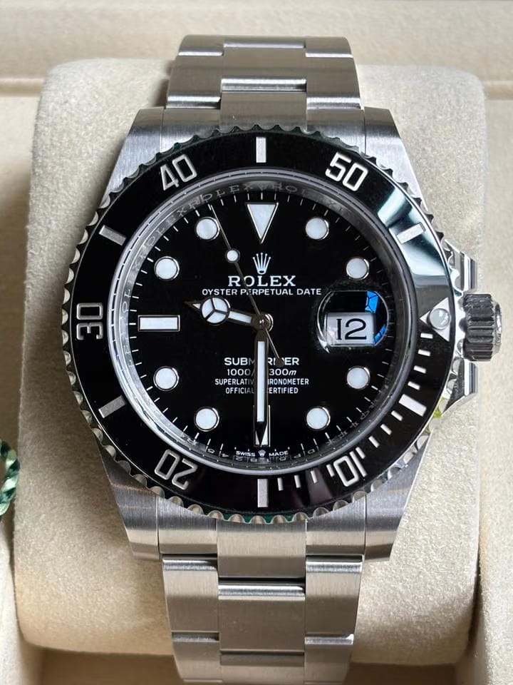 Rolex | Submariner | 16610 | Steel | 41 x 40 mm | Steel | Black | Automatic