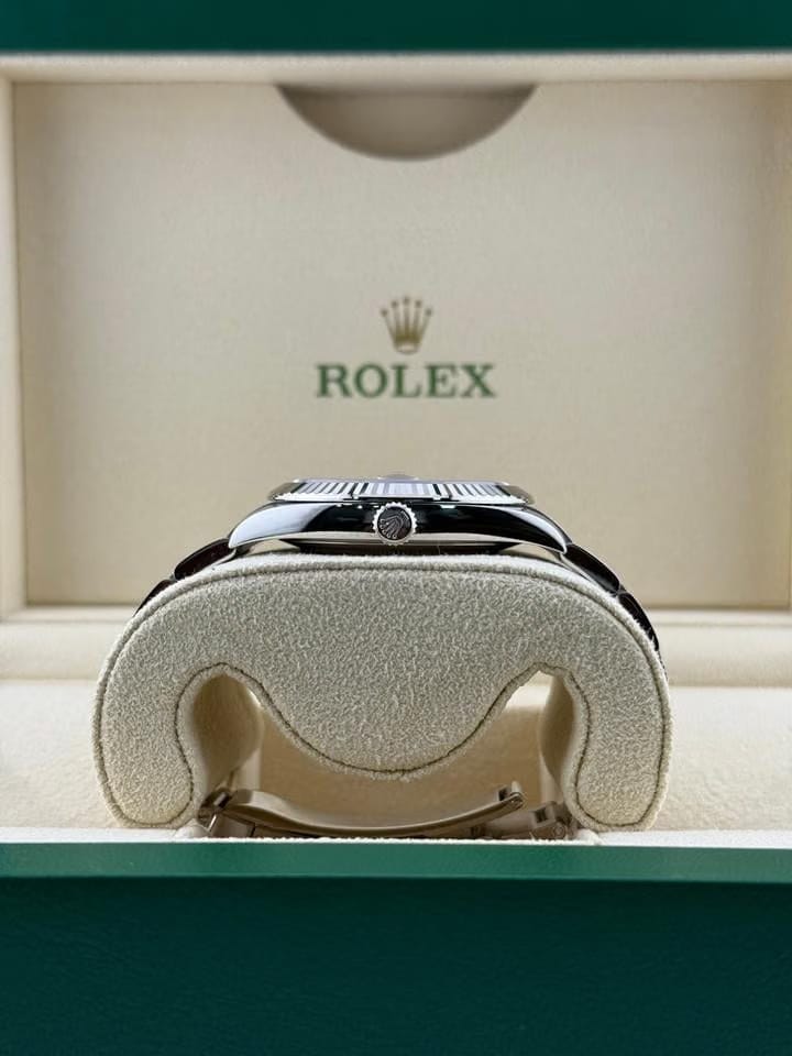Rolex | Datejust | 126334 | White gold | 41 mm | Steel | Grey | Automatic