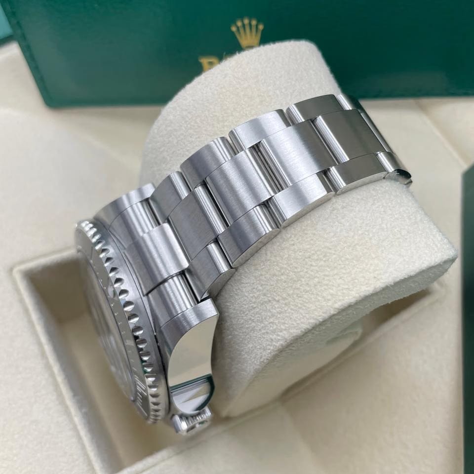 Rolex | Sea-Dweller | 126660-0001 | Steel | 44 mm | Steel | Black | Automatic