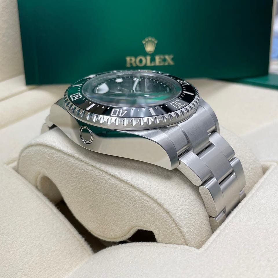 Rolex | Sea-Dweller | 126660-0001 | Steel | 44 mm | Steel | Black | Automatic