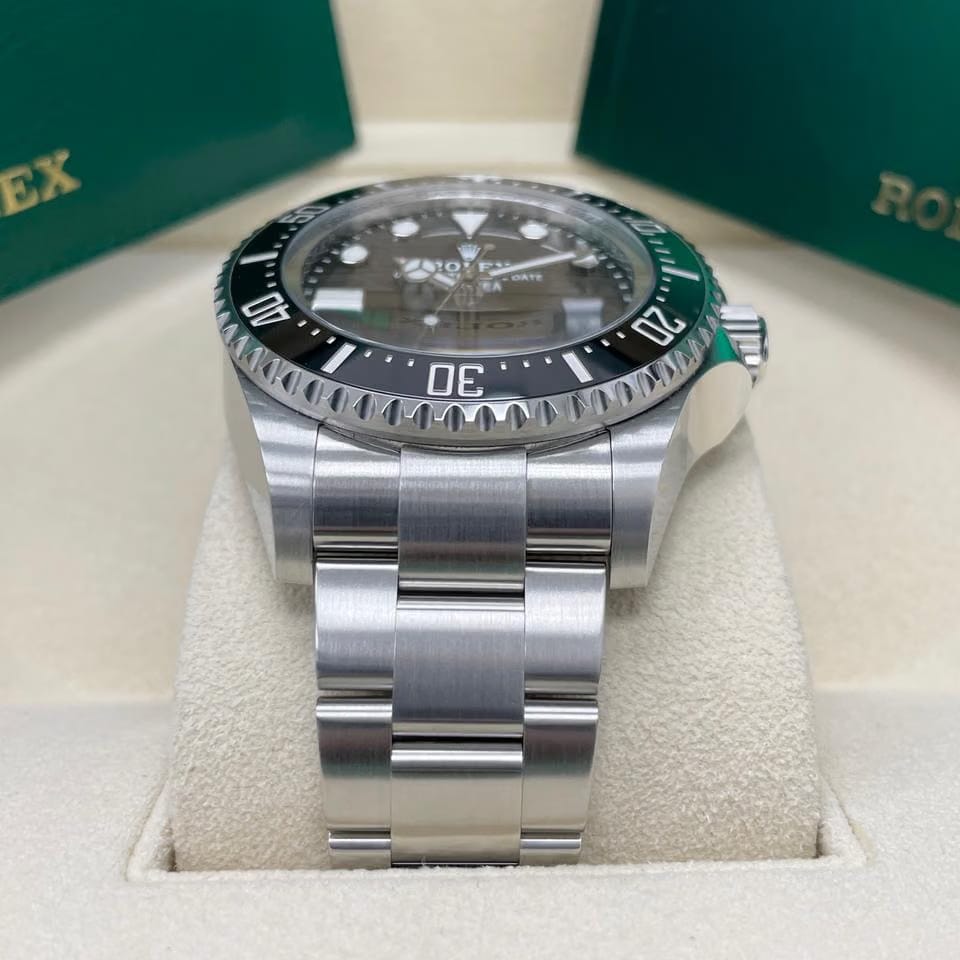 Rolex | Sea-Dweller | 126660-0001 | Steel | 44 mm | Steel | Black | Automatic