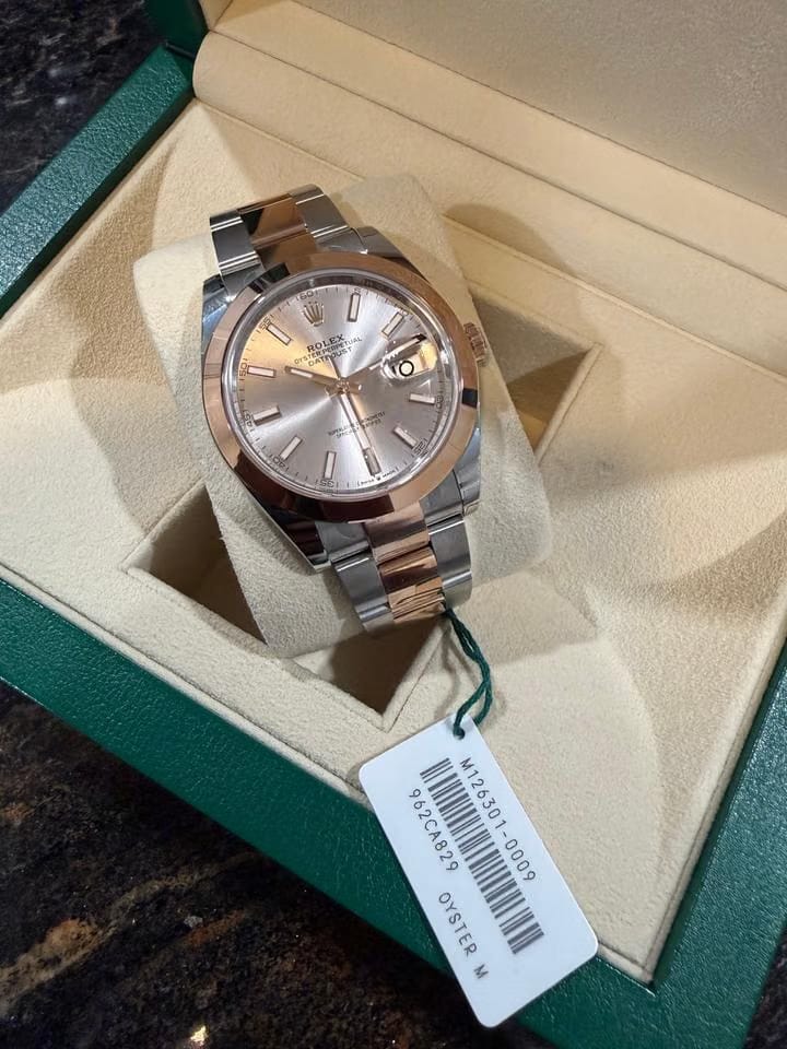 Rolex | Datejust | 126301-0009 | Rose gold | 41 mm | Steel | Silver | Automatic