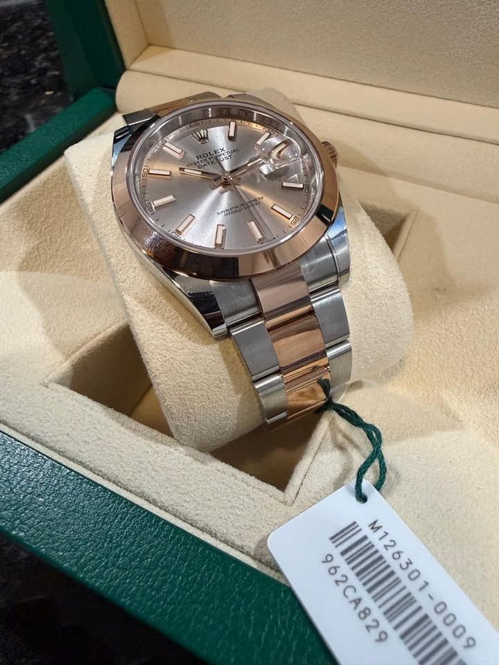 Rolex | Datejust | 126301-0009 | Rose gold | 41 mm | Steel | Silver | Automatic