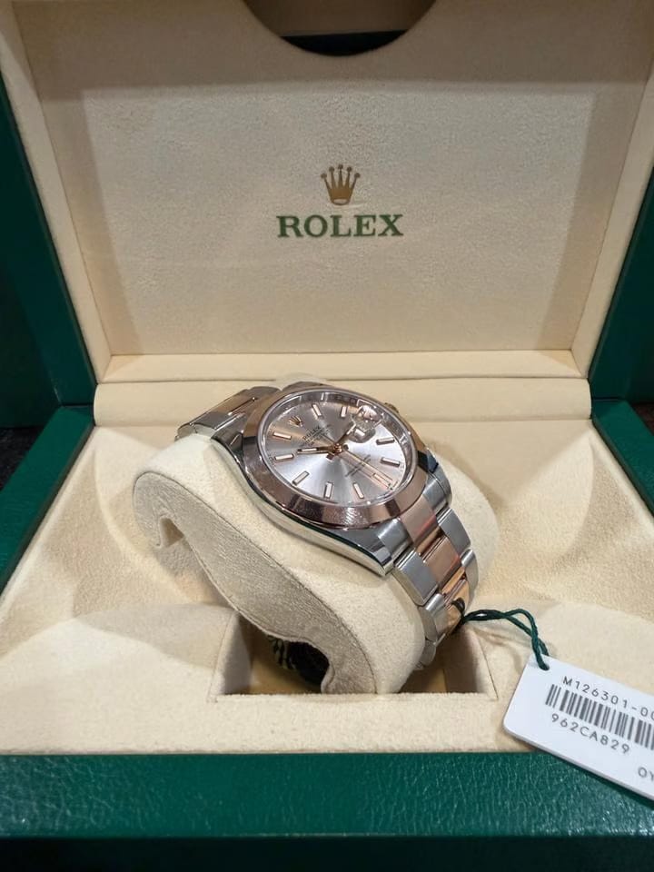 Rolex | Datejust | 126301-0009 | Rose gold | 41 mm | Steel | Silver | Automatic