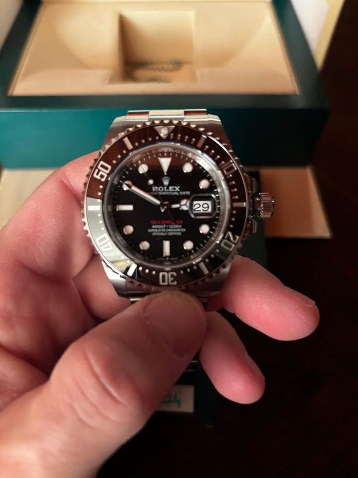Rolex | Sea-Dweller | 126600 | Ceramic | 43 mm | Steel | Black | Automatic