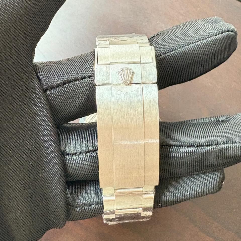Rolex | Sea-Dweller | 136660-0003 | Steel | 44 mm | Steel | Black | Automatic