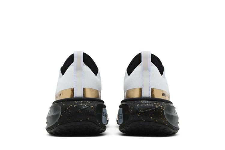 ZoomX Invincible 3 Light Smoke Grey Gold