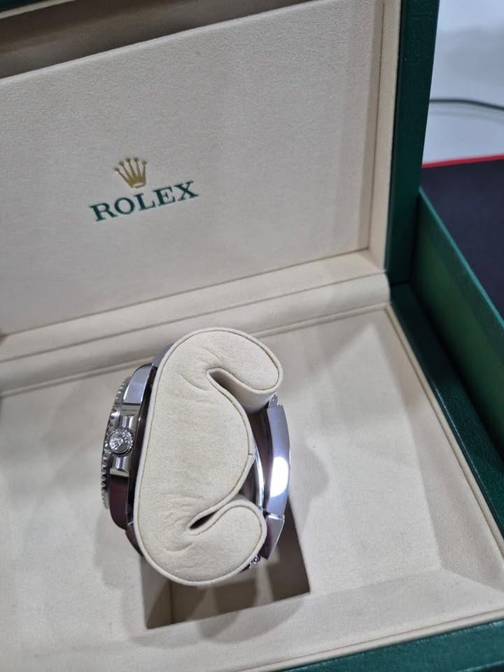 Rolex Submariner Date Automatic Like new & unworn