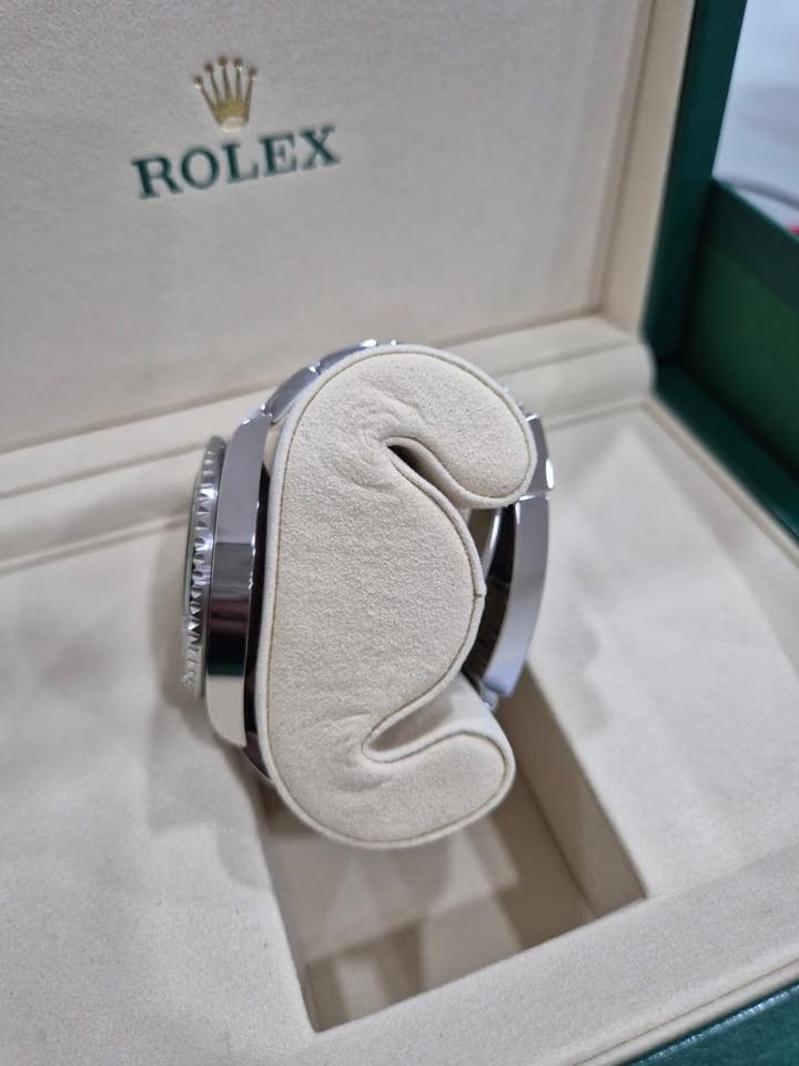 Rolex Submariner Date Automatic Like new & unworn