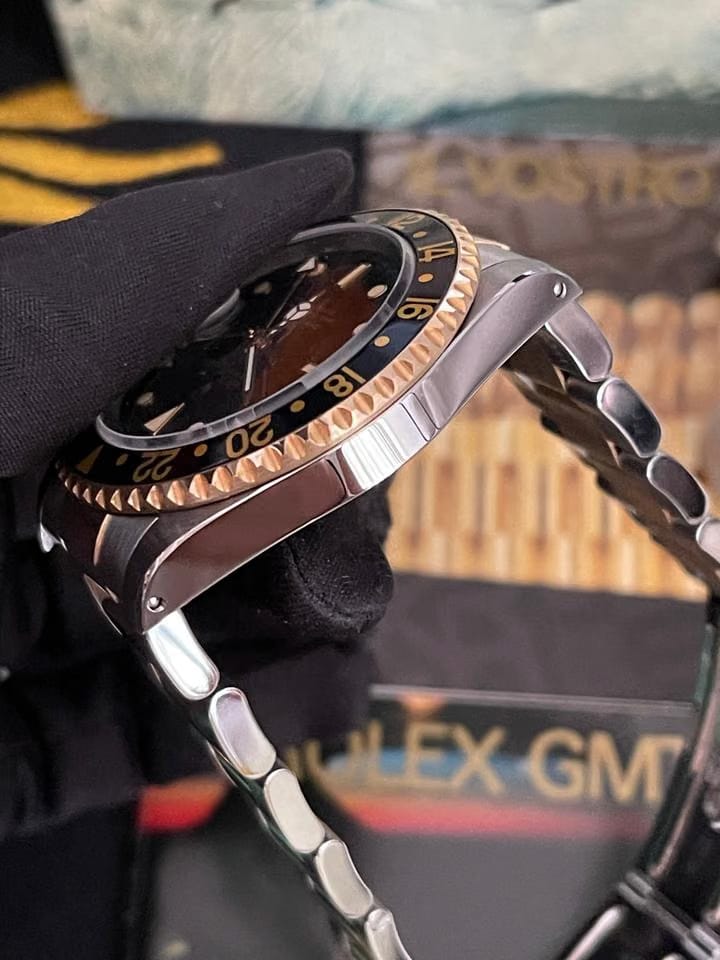 Rolex | GMT-Master II | 16713 | Gold/Steel | 40 mm | Gold/Steel | Black | Automatic