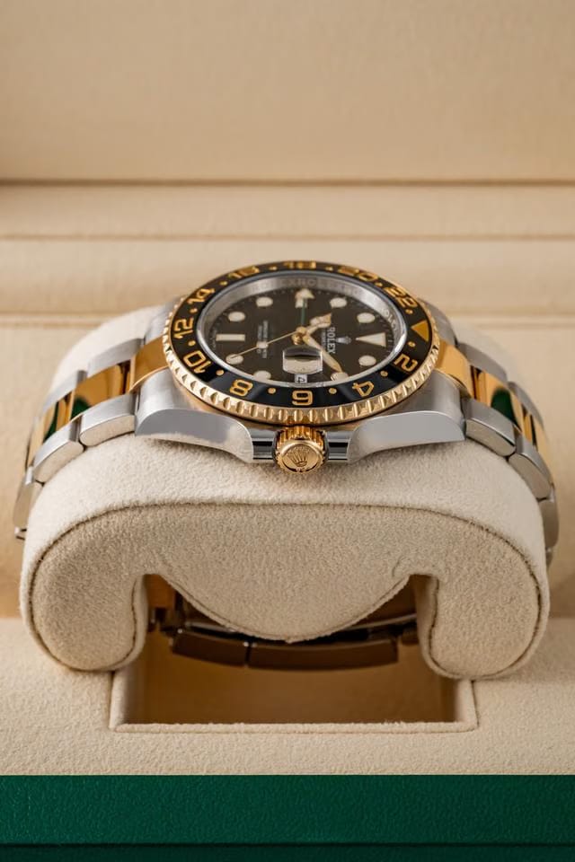 Rolex | GMT-Master II | 116713LN | Gold/Steel | 40 mm | Gold/Steel | Black | Automatic