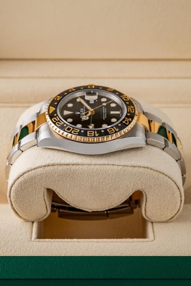 Rolex | GMT-Master II | 116713LN | Gold/Steel | 40 mm | Gold/Steel | Black | Automatic